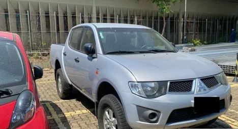 mitsubishi-l200-triton-3.2-d-2011-2012-oportunidade-investimento-leilão-online