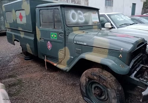 toyota bandeirante no leilão do exercito