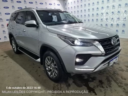 toyota-hillux-leilao-descomplicado-oportunidade