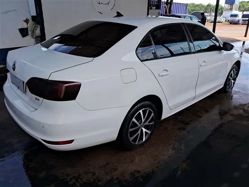 volkswagen-jetta-2.0-oportunidade-leilão-descomplicado-vip-leilões-banco-financiamento-60x