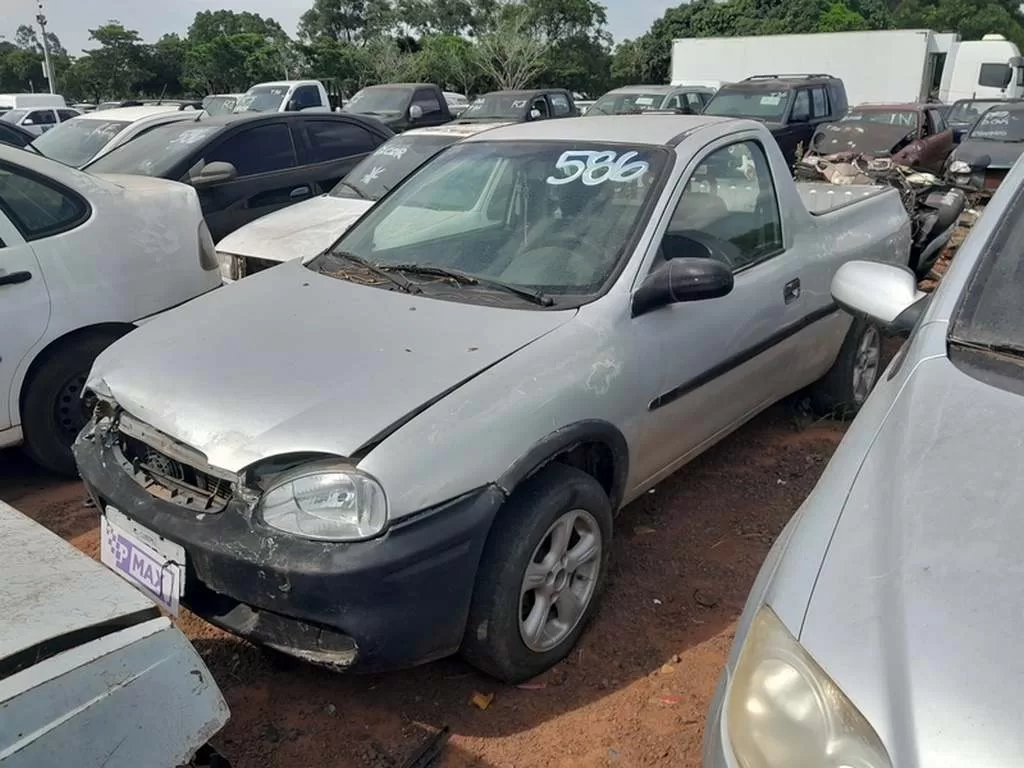 GM CORSA ST 2001 LEILAO