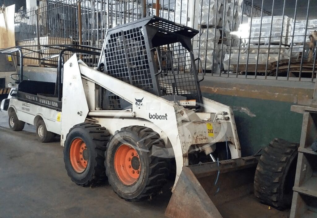 Mini-carregadeira-Bobcat-leilao-veiculos-oportunidade-investir-renda-extra