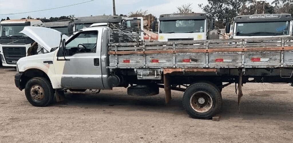 caminhão-ford-f4000-leilao-veiculos-oportunidade-investir-renda-extra