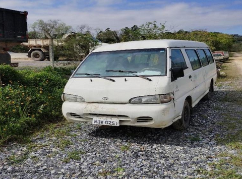 MICROONIBUS HYUNDAI 2003  LEILAO