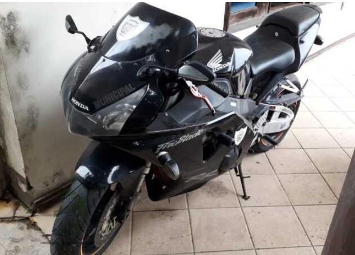 MOTO-HONDA-CBR-900RR-2003-LEILAO