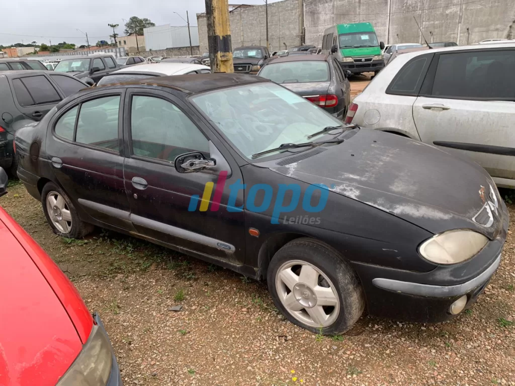 RENAULT MEGANE 2001 LEILÃO