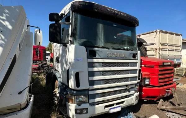 SCANIA R124 2004 LEILAO