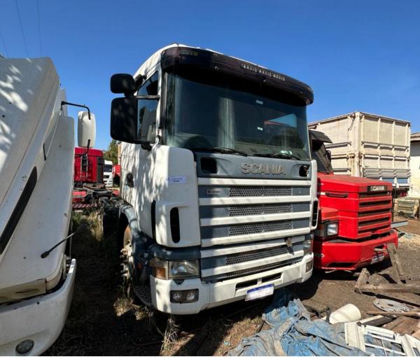 SCANIA R124 2004 LEILAO