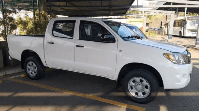 TOYOTA-HILUX-2008-2009-LEILAO