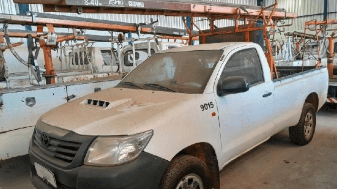 TOYOTA-HILUX-2014-2015-LEILAO