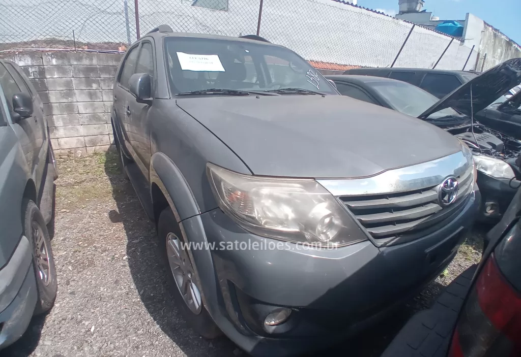 toyota-hilux-SW4-4x4-leilao-caminhonete-oportunidade-renda-extra