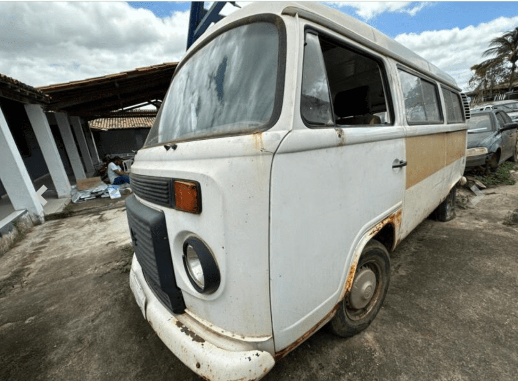 VW KOMBI LOTACAO 2007 2008 LEILAO