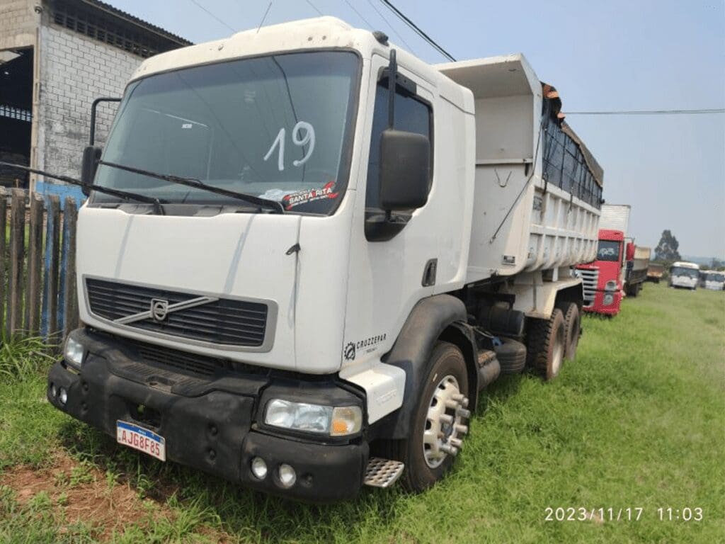 caminhão-volvo-leilão-veiculos-oportunidade-renda-extra