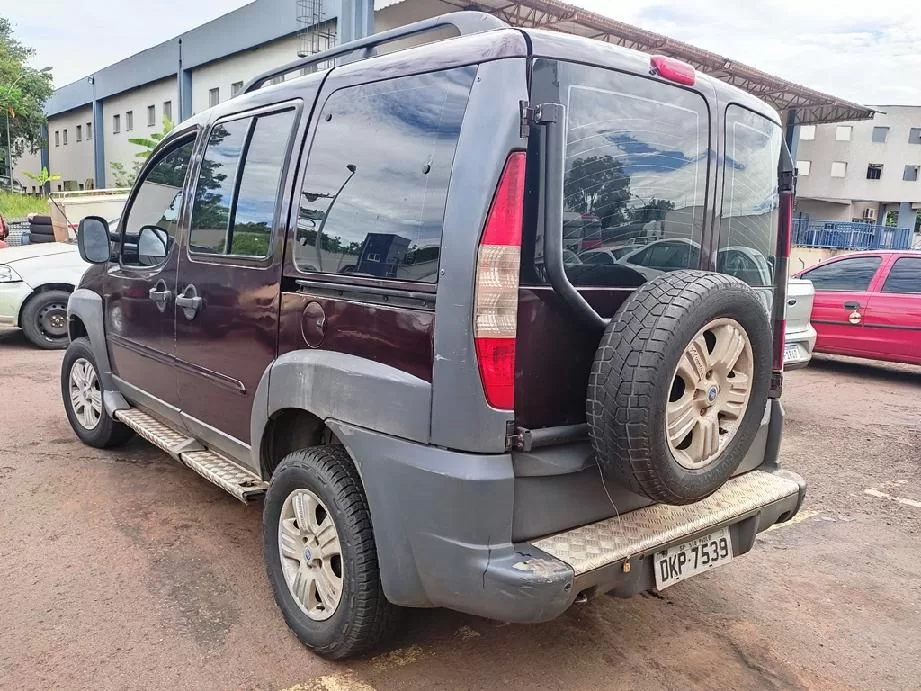 fiat-doblo-2003-leilao-veiculos-oportunidade-investir-renda-extra