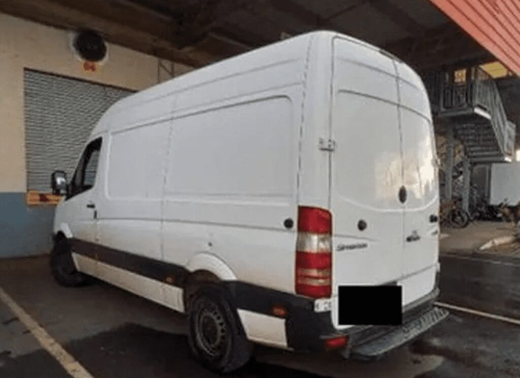 van-furgão-mercedes-benz-sprinter-leilao-veiculos-oportunidade-investimento-renda-extra