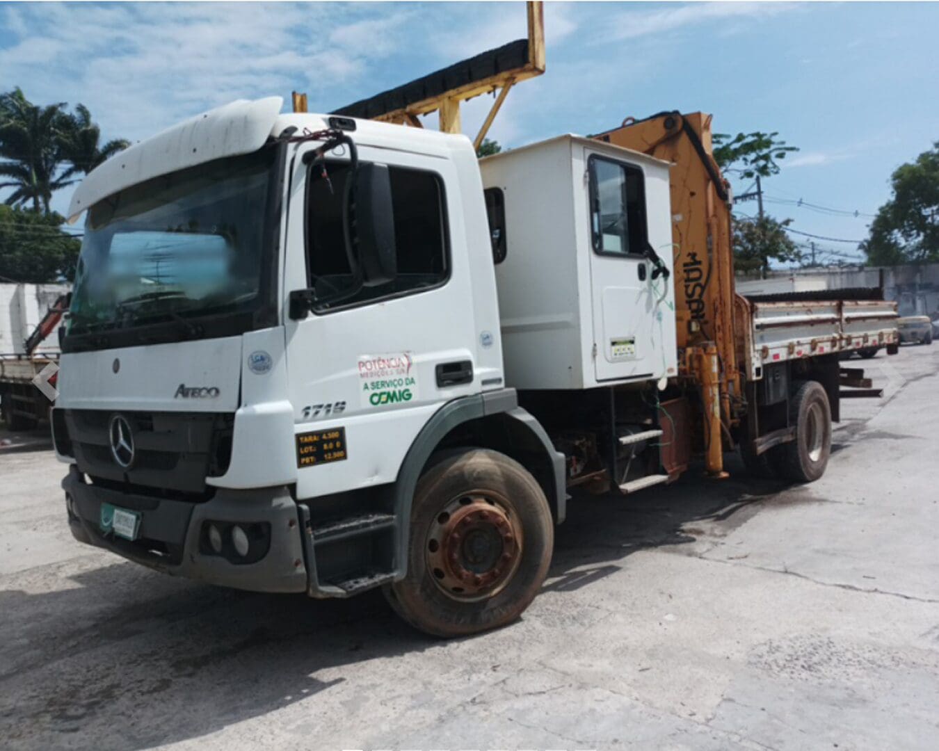 caminhao-mercedes-benz-atego-munck-leilao-oportunidade-investimento-renda-extra