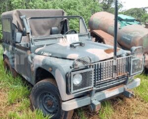 Read more about the article 10 Land Rover Defender a partir de R$15 mil no Leilão do Exército