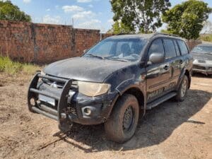 Read more about the article 19 Caminhonetes no Leilão da Polícia Militar: Pajero Dakar a partir de R$8 mil, L200 Triton R$10 mil, GM S10 R$5 mil.