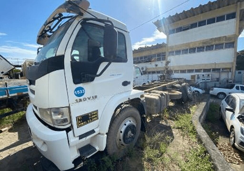 caminhão-iveco-leilão-veiculos-oportunidade-investir-renda-extra