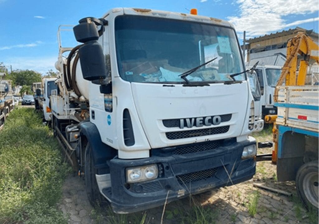 caminhão-iveco-leilão-veiculos-oportunidade-investir-renda-extra