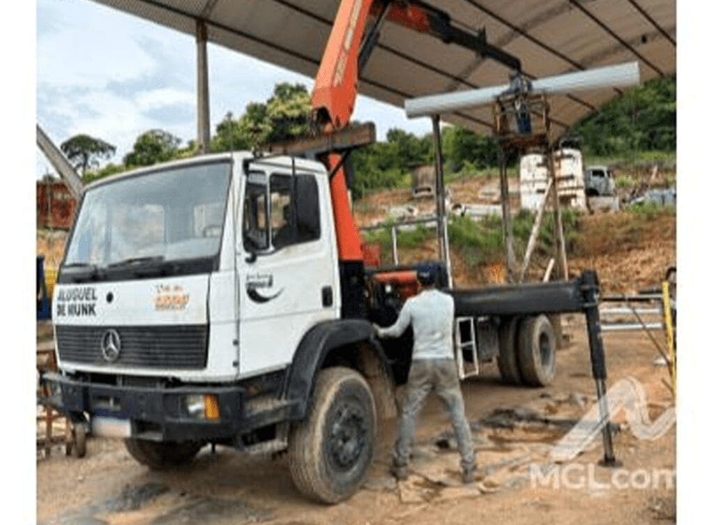 caminhão-mercedes-benz-leilão-veiculos-oportunidade-investir-renda-extra b