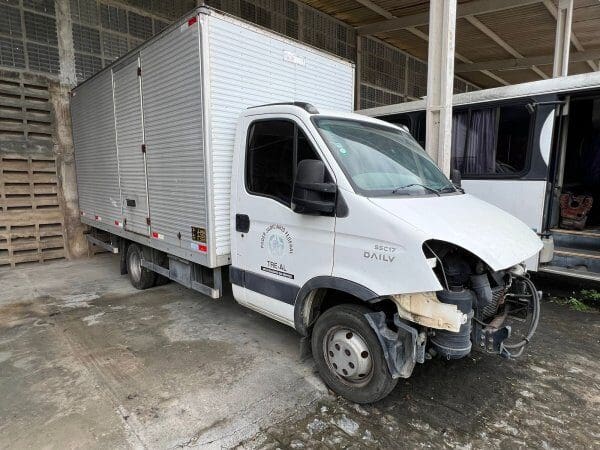 iveco-daily-leilao-veiculos-oportunidade-investir-renda-extra