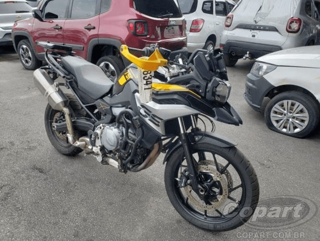 moto-bmw-leilão-veículos-oportunidade-investir-renda-extra