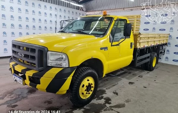 ford-f400-4x4-carreta-aberta-diesel-oportunidade-leilão-descomplicado-investimento-recuperado-financiamento-milan-leilões