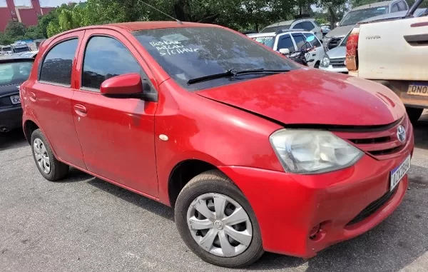 toyota-etios-hb-x-1.3-flex-oportunidade-leilão-descomplicado-investimento-milan-leilões-recuperado-financiamento