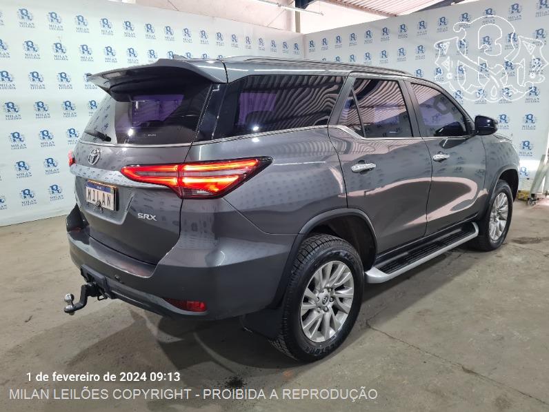 hilux-sw4-srx-diesel-toyota-oportunidade-leilão-descomplicado-investimento-recuperado-financiamento-milan-leilões