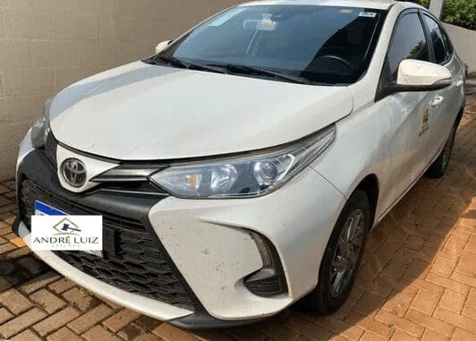 toyota-yaris-leilao-veiculos-oportunidade-investir-renda-extra.png