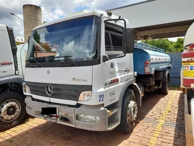 2 caminhao-mercedes-leilao-veiculos-oportunidade-investir-renda-extra