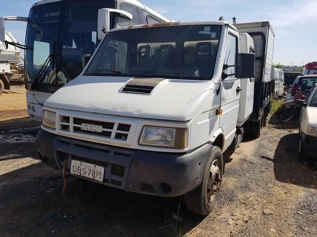 7 iveco-leilao-veiculos-oportunidade-investir-renda-extra