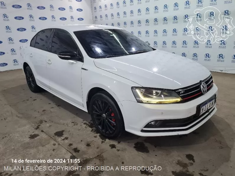 volkswagen-jetta-tsi-veiculo-seminovos-lailao-banco