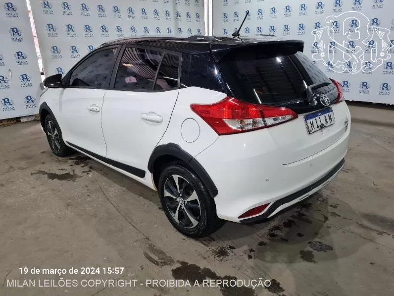 toyota-yaris-hatch-seminova-leilao-banco-toyota