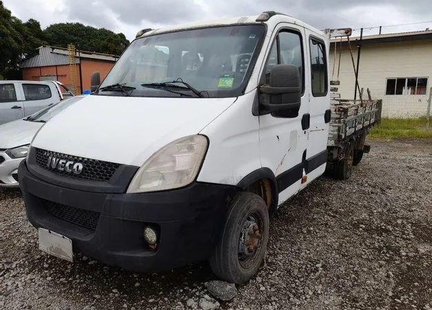 caminhao-iveco-leilao-veiculos-oportunidade-investir-renda-extra