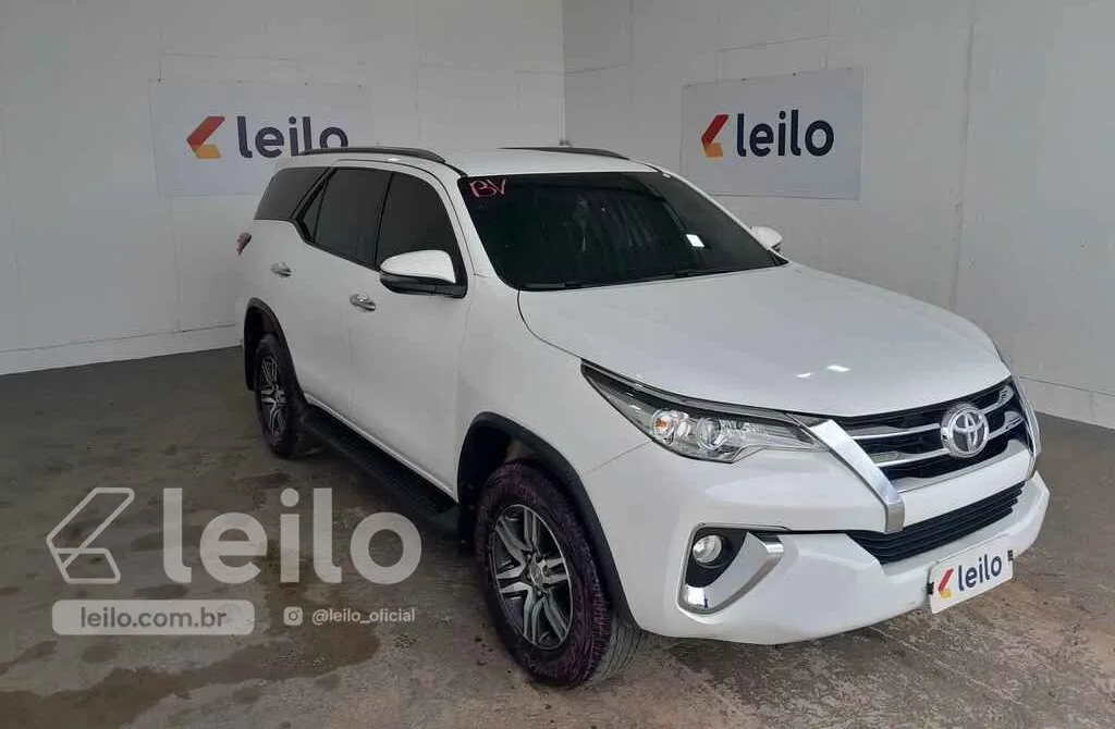 hilux-leilão-veículos-oportunidade-investir-renda-extra