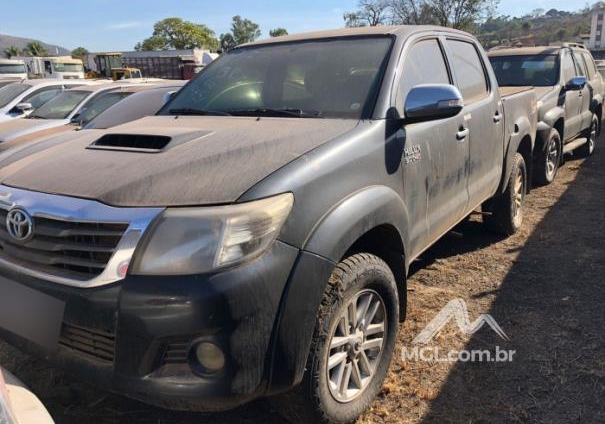 hilux-leilão-veículos-oportunidade-investir-renda-extra