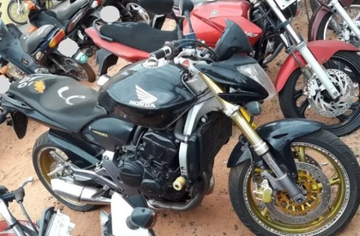 honda hornet no leilão de motos