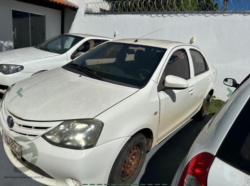 toyota-etioss-sd-x-2014-oportunidade-investimento-leilão-descomplicado-daniel-garcia-frota-recuperado-financiamento-leilões