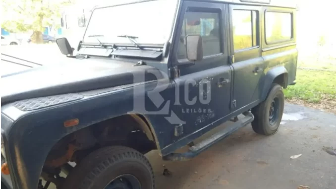 land-rover-defender-110-standard-oportunidade-leilão-descomplicado-comando-aeronáutica-exercito-frota-rico-leilões-investimento-4x4-caminhonetes