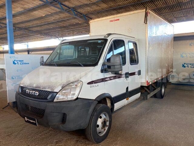 iveco-daily-leilao-veiculos-oportunidade-investir-renda-extra
