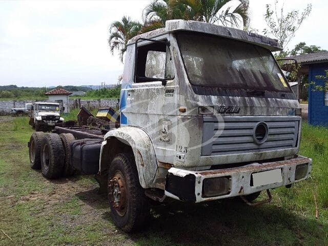 caminhao-volkswagen-leilao-veiculos-oportunidade-investir-renda-extra
