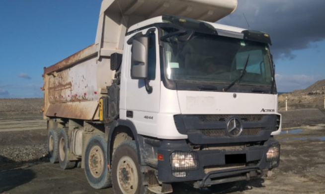 caminhão-mercedes-benz-actros-2017-2018-basculante-caçamba-oportunidade-leilão-descomplicado-celso-cunha-leilões-frota