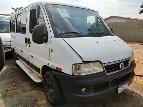 fiat-ducato-minibus-oportunidade-leilão-descomplicado-receita-federal-investimento-apreendido