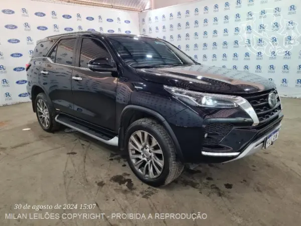 toyota-hilux-leilao-veiculos-oportunidade-investir-renda-extra
