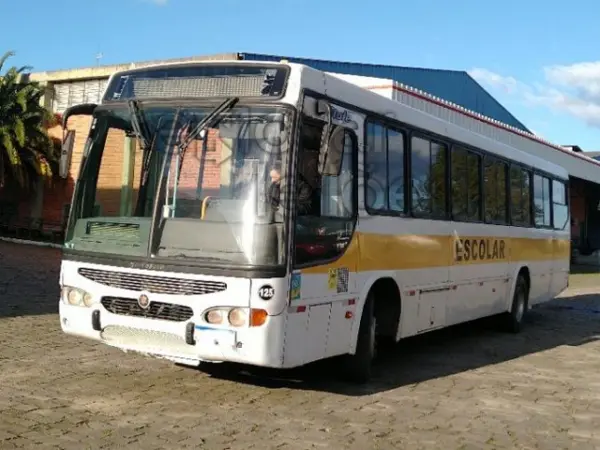 onibus-leilao-veiculos-oportunidade-investir-renda-extra
