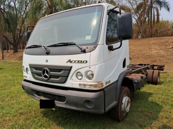 Caminhão Mecedes Benz Accelo 815 leilao do agronegocio