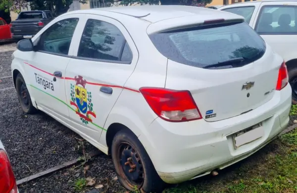 Chevrolet Onix Joy leilao veiculos de prefeitura