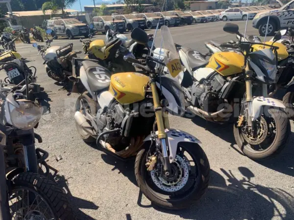 Honda CB 600 Hornetleilao viaturas policia militar